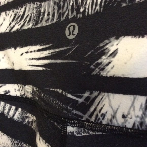 Lululemon wunder under high rise leggings - Picture 2 of 4